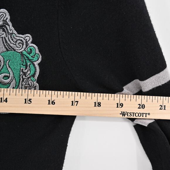 HARRY POTTER Womens Slytherin Cardigan Sz XS Button‎ Front Knit Sweater Hogwarts - Picture 10 of 11